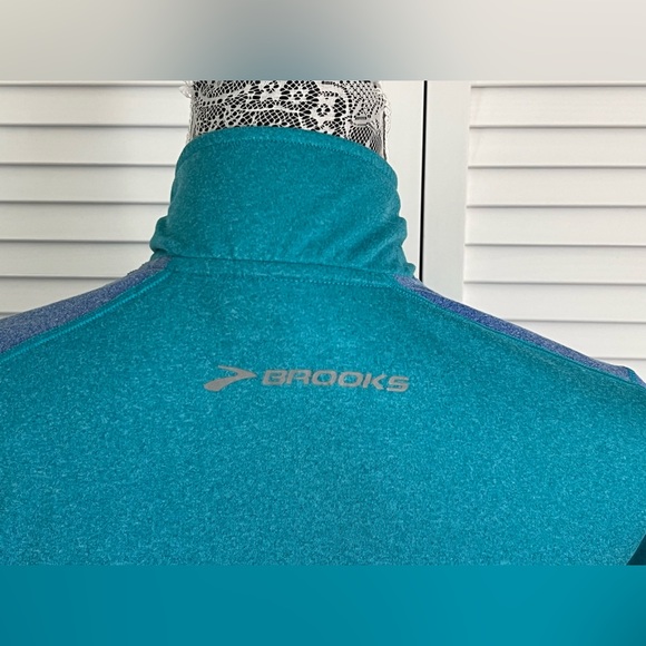 Brooks Women’s Equilibrium 1/2 Zip Running Pullover Teal Blue Size S - Picture 5 of 12
